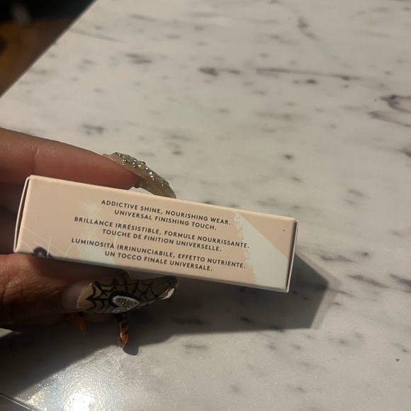 NWT Fenty Beauty Gloss Bomb Fenty Glow mini size - Picture 2 of 3